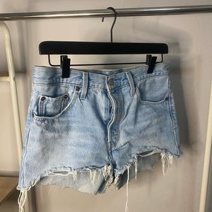 Levi shorts with multiple buttons